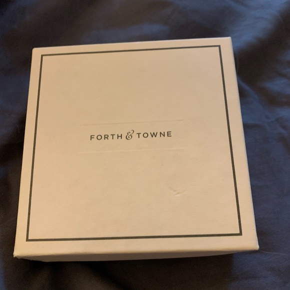 Forth & Towne (Gap) lucite statement necklace - Picture 2 of 2